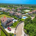 Paradis Stone Queen With Heated Pool 别墅 Butkovići