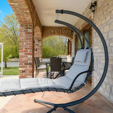 Vila Paradis Stone Queen With Heated Pool *