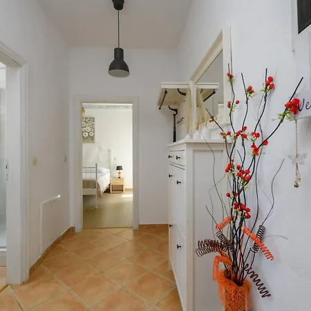 Paradis Stone Queen With Heated Pool