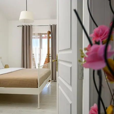 Paradis Stone Queen With Heated Pool * Butkovići