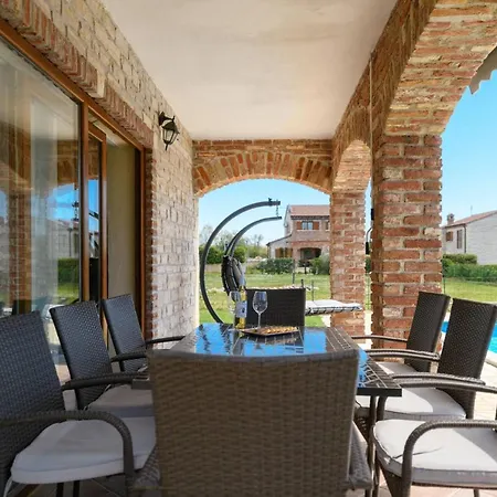 Paradis Stone Queen With Heated Pool * Butkovici (Istria)
