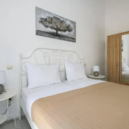 Paradis Stone Queen With Heated Pool Butkovići