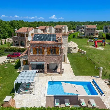 Villa Paradis Stone Queen With Heated Pool Butkovici (Istria)