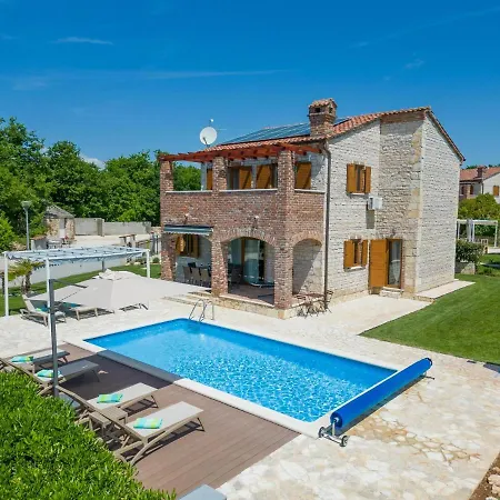 Paradis Stone Queen With Heated Pool Vila *