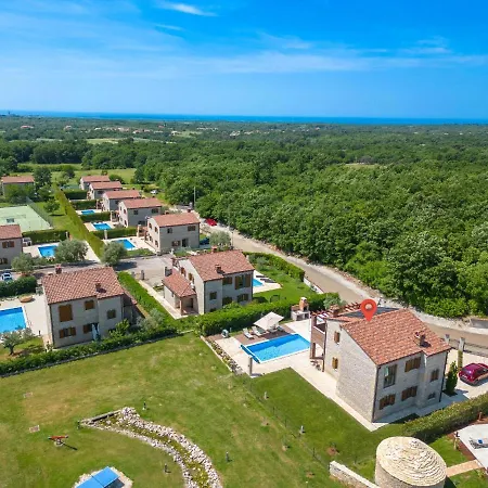 Paradis Stone Queen With Heated Pool Butkovići