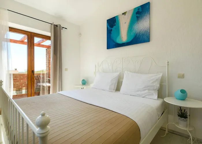 Paradis Stone Queen With Heated Pool Vila