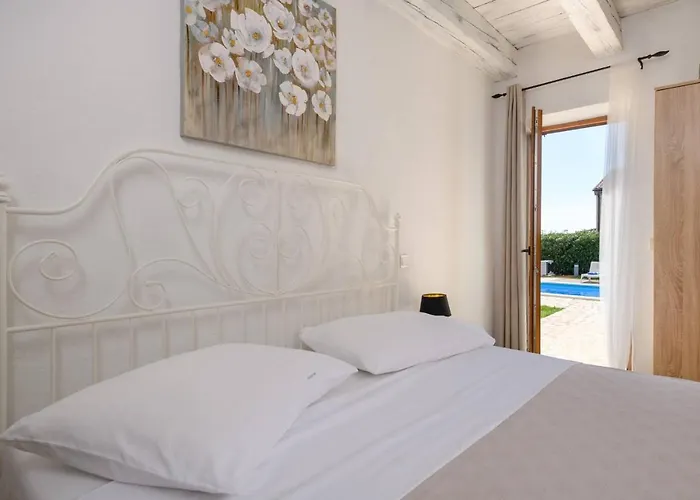 빌라 Paradis Stone Queen With Heated Pool Butkovići