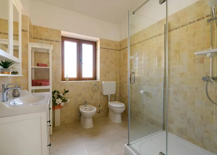 빌라 Paradis Stone Queen With Heated Pool *