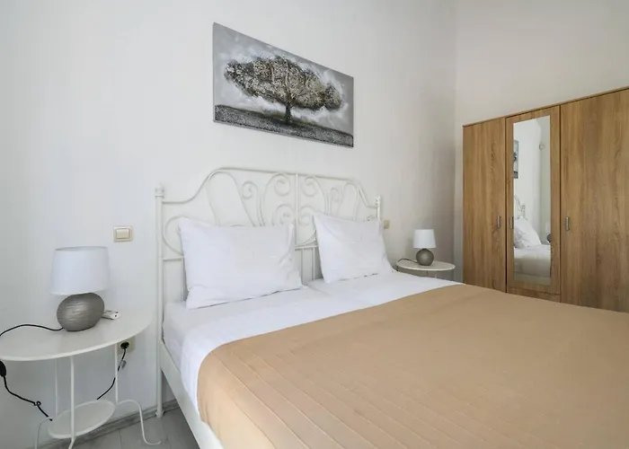 Paradis Stone Queen With Heated Pool Butkovići