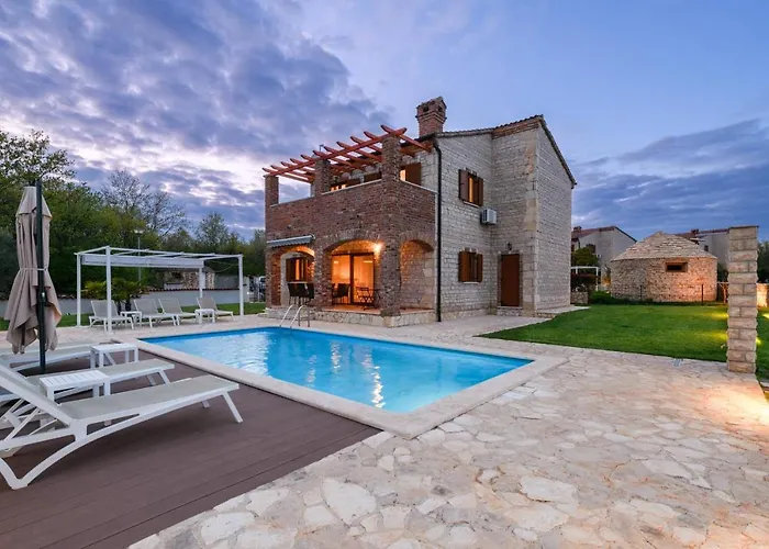 Villa Paradis Stone Queen With Heated Pool *
