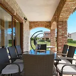 Paradis Stone Queen With Heated Pool * Butkovići