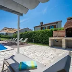 Paradis Stone Queen With Heated Pool Βίλα *