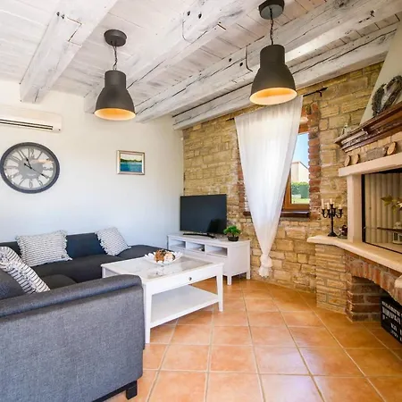 Villa Paradis Stone Queen With Heated Pool *