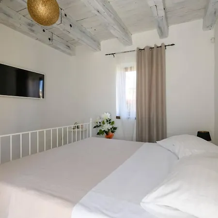 Paradis Stone Queen With Heated Pool Villa *